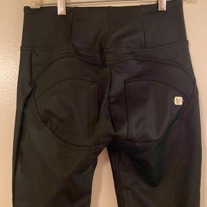 Brand new Freddy faux leather skinny pants in black size medium